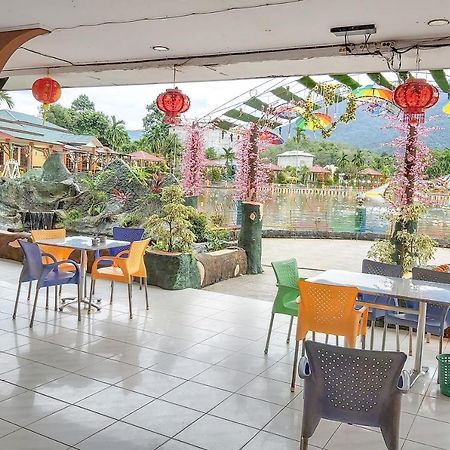 Oyo 3196 Hotel Taman Cinta Singkawang Dış mekan fotoğraf