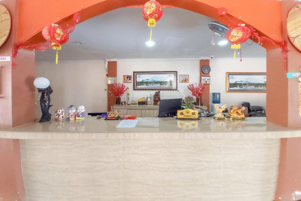 Oyo 3196 Hotel Taman Cinta Singkawang Dış mekan fotoğraf