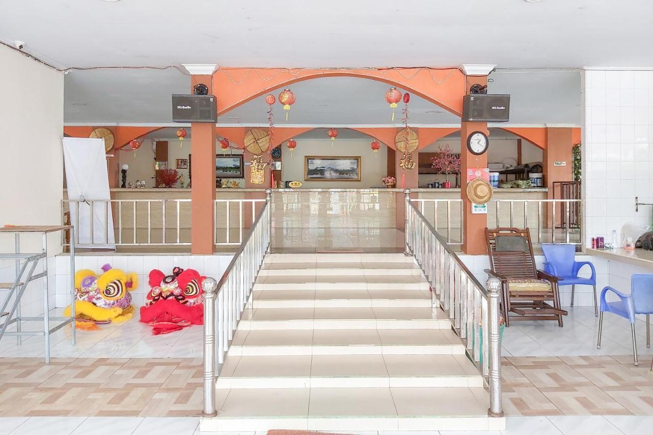 Oyo 3196 Hotel Taman Cinta Singkawang Dış mekan fotoğraf