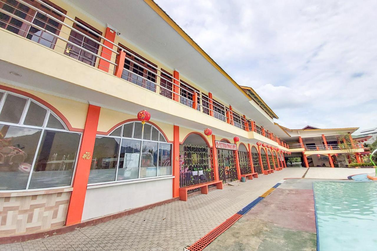 Oyo 3196 Hotel Taman Cinta Singkawang Dış mekan fotoğraf
