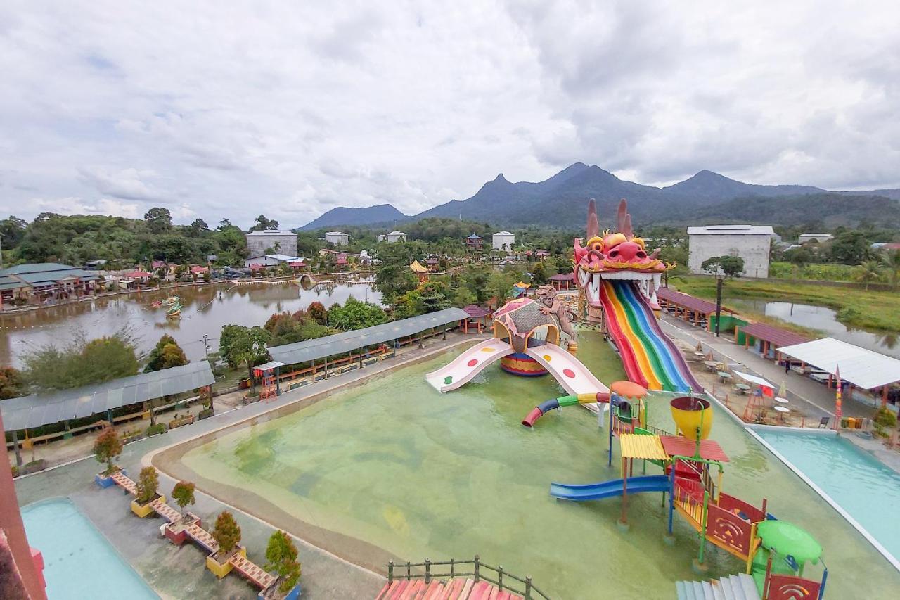 Oyo 3196 Hotel Taman Cinta Singkawang Dış mekan fotoğraf