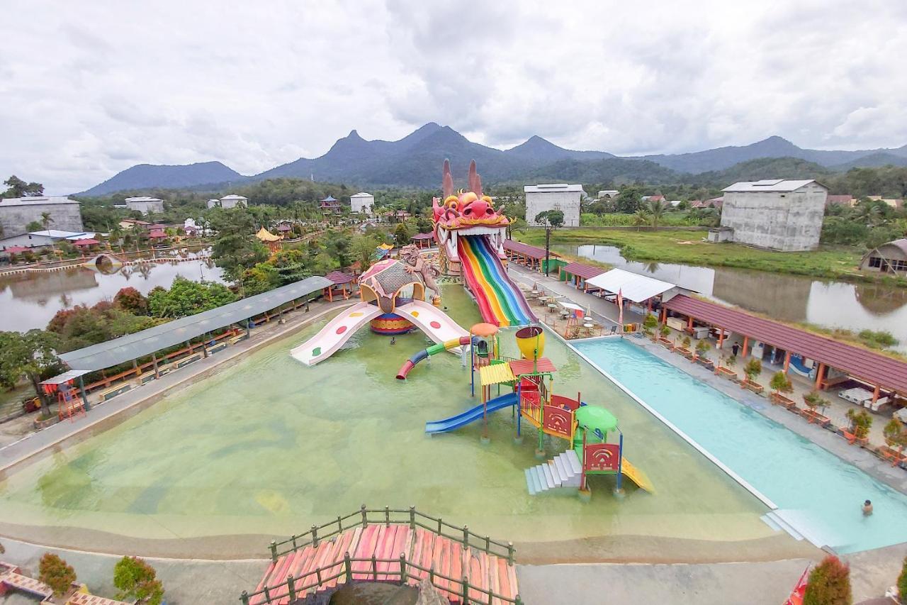 Oyo 3196 Hotel Taman Cinta Singkawang Dış mekan fotoğraf