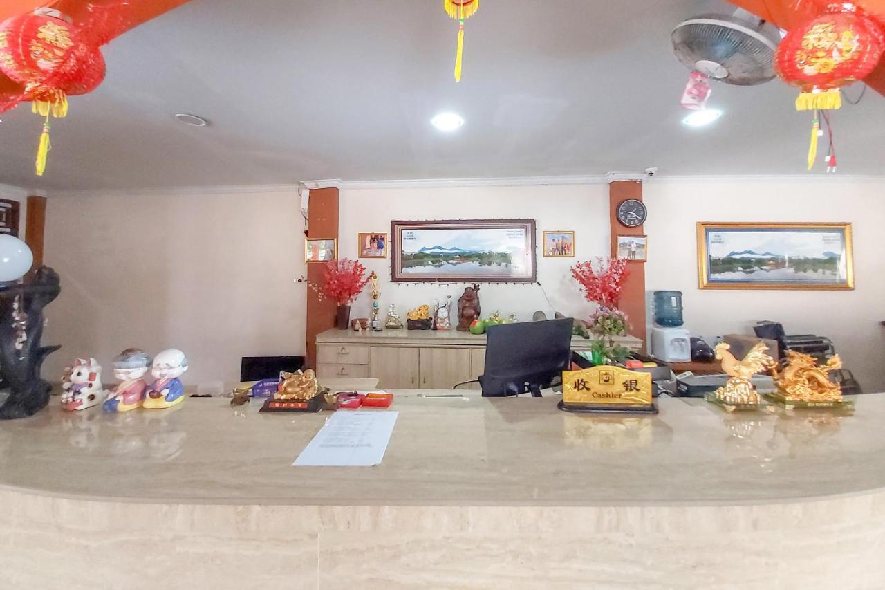 Oyo 3196 Hotel Taman Cinta Singkawang Dış mekan fotoğraf