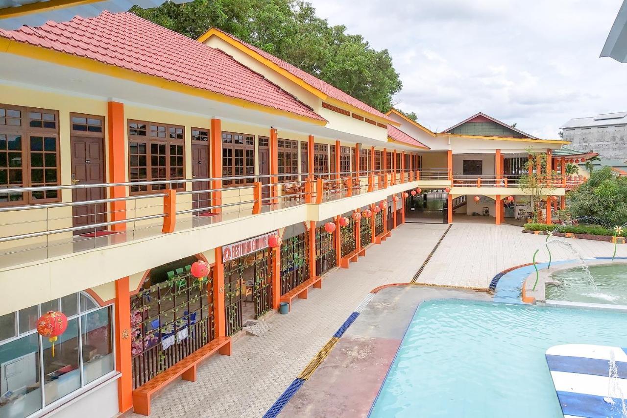 Oyo 3196 Hotel Taman Cinta Singkawang Dış mekan fotoğraf