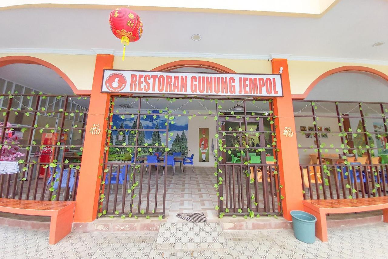 Oyo 3196 Hotel Taman Cinta Singkawang Dış mekan fotoğraf